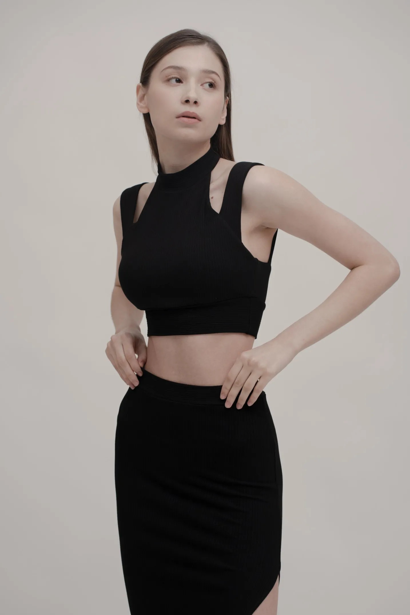 APERA Midi Skirt - Black