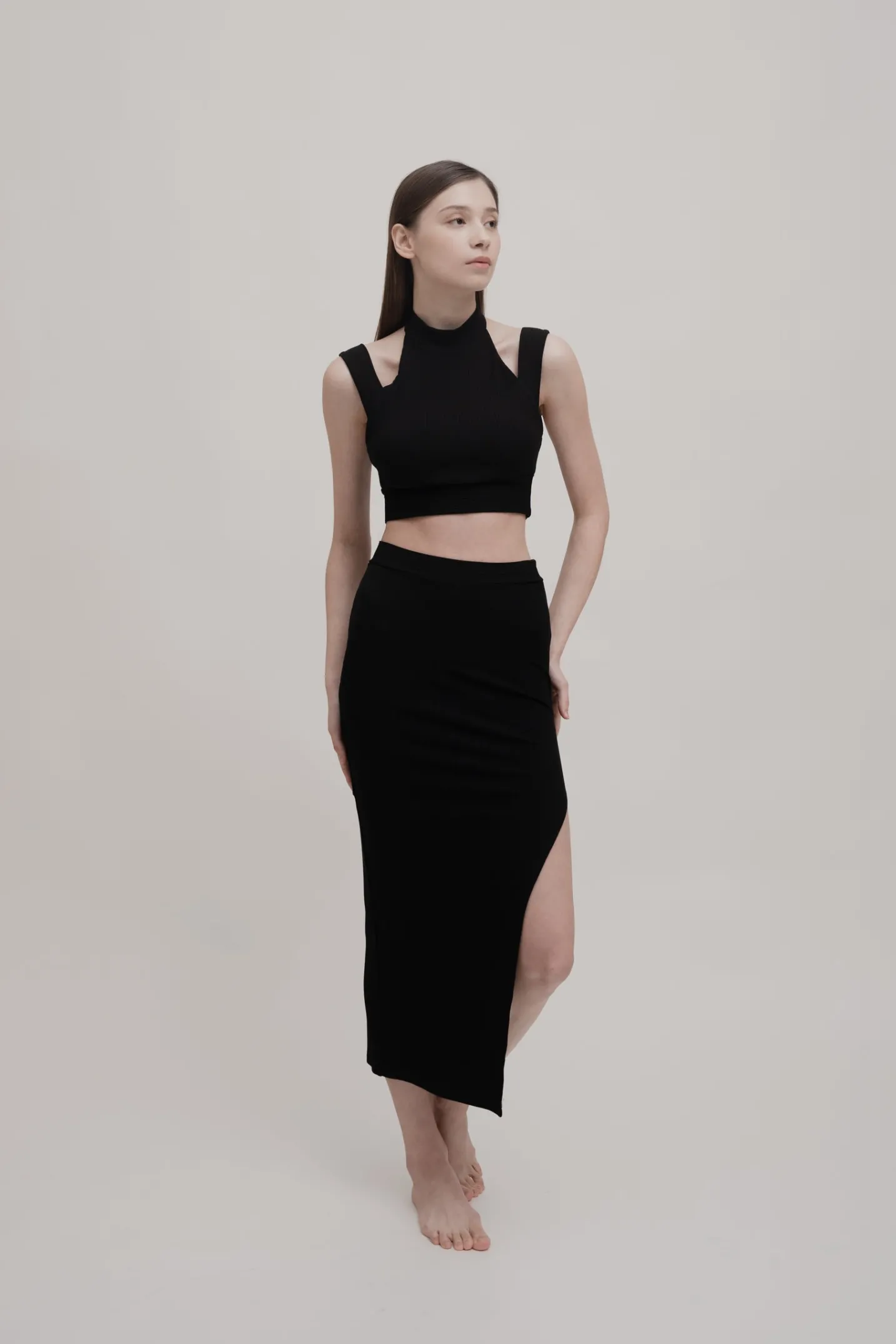 APERA Midi Skirt - Black