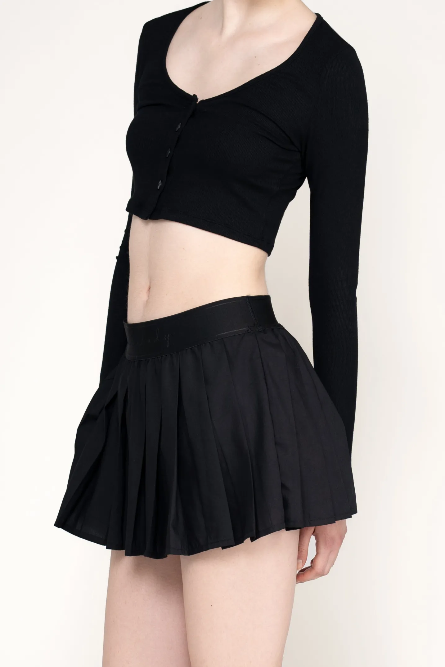 FATE Cardigan - Black